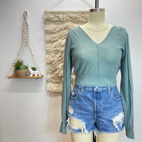 Free People Tops - 🅢🅐🅛🅔 Free People Gauge V-Neck L/S Sleeve Top Green